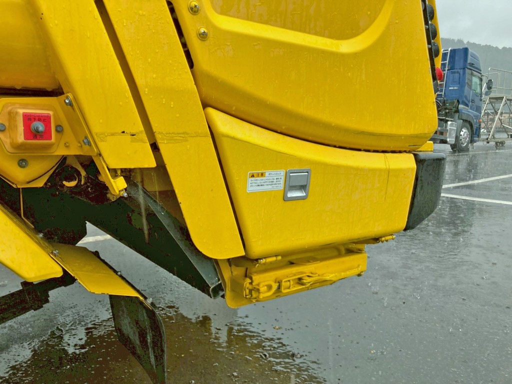 タンク助手席側後方に引きキズが付いています。|トヨタ カゼット 2RG-XZU605A(2WD)の写真34