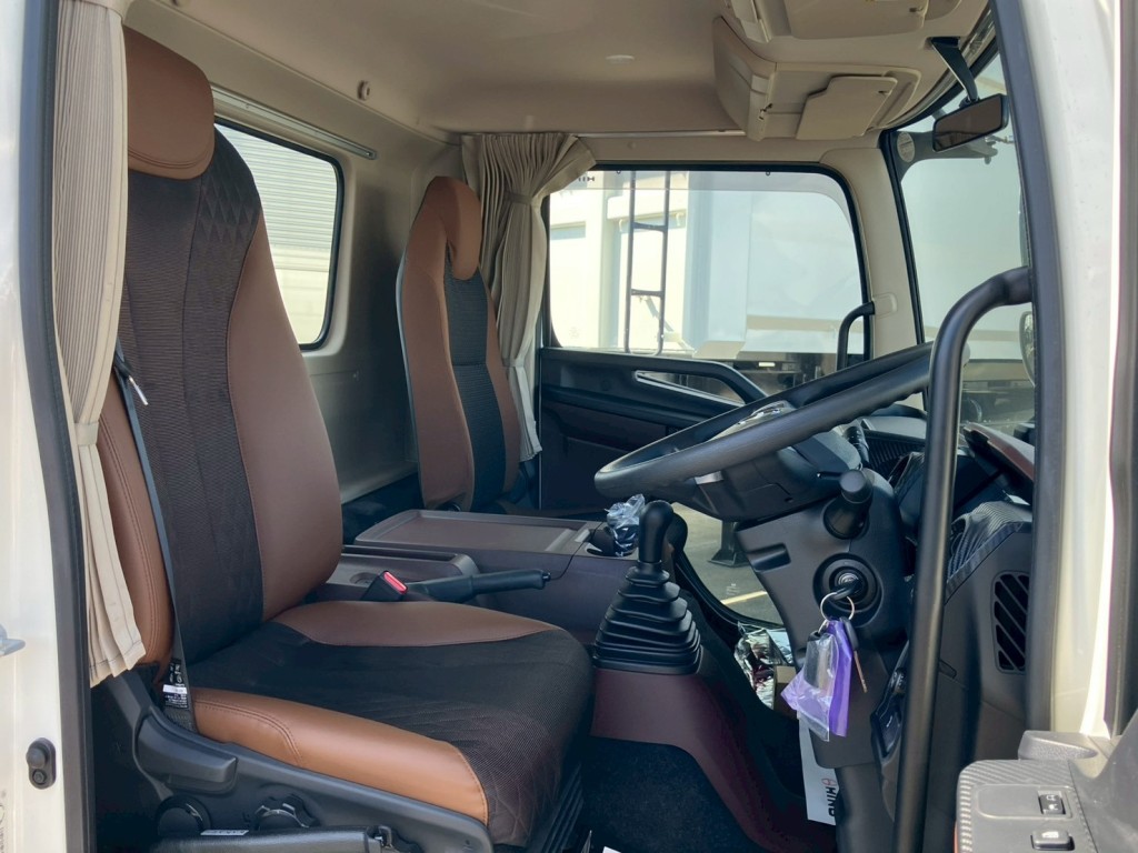 日野 レンジャー 2KG-FC2ABA(2WD)の写真6