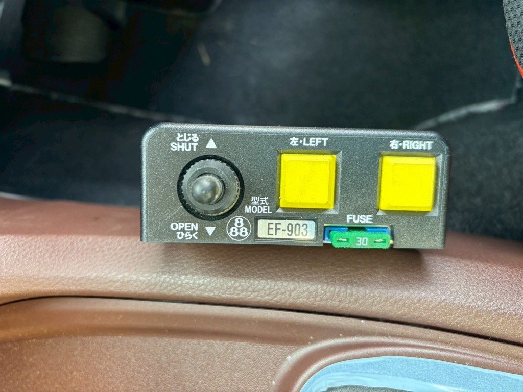 コボレーンのスイッチです。|日野 プロフィア 2DG-FS1AGEの写真32