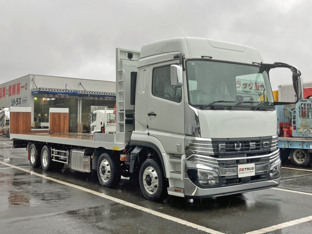 ホイールはアルミ製、サイドバンパー・リヤフェンダーはステンレス製です。|三菱 スーパーグレート 2PG-FS80VZの写真2