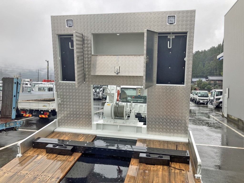 プロテクターにレバーブロック掛け付きの物入れが付いています。|三菱 スーパーグレート 2PG-FS80VZの写真10