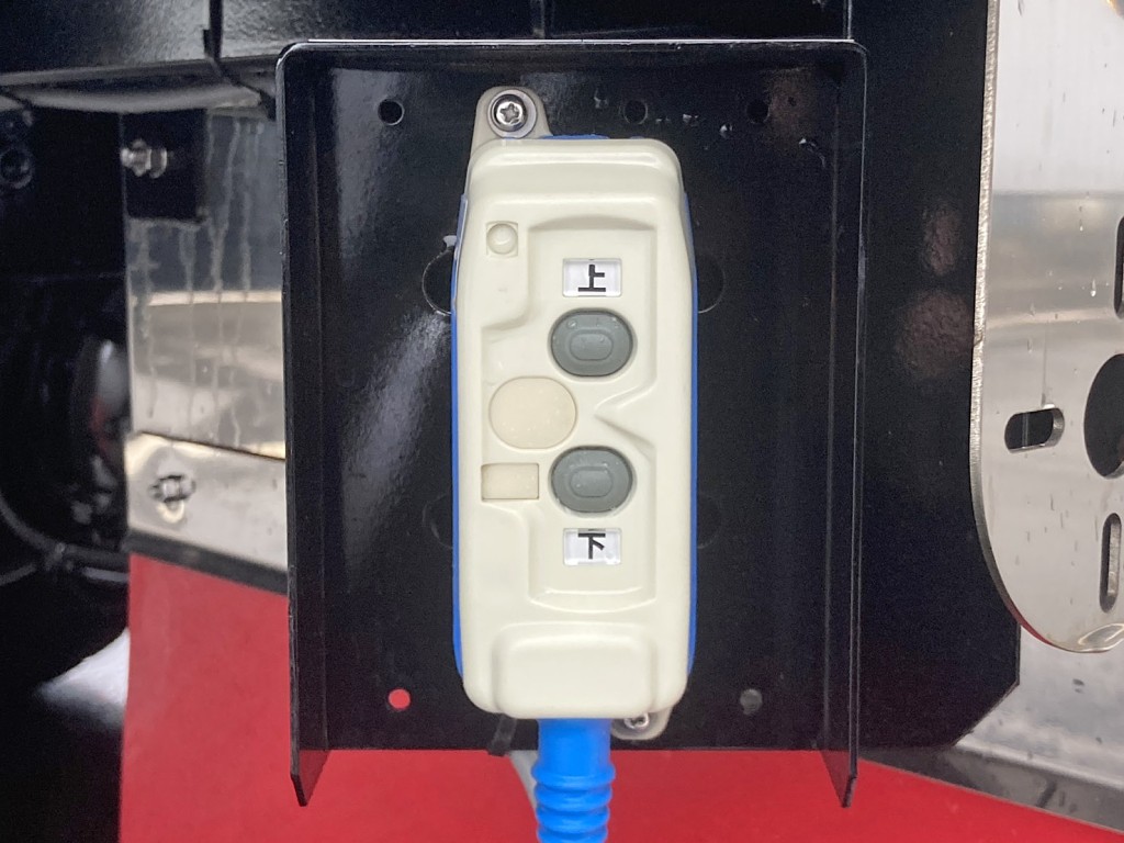 自動歩みの昇降スイッチです。|三菱 スーパーグレート 2PG-FS80VZの写真17