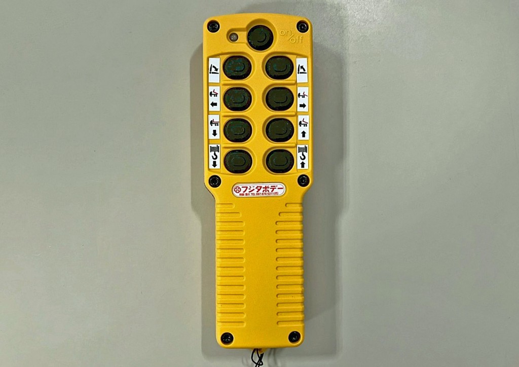 自動歩み・ボディースライド・アウトリガー・ウインチのラジコンです。|三菱 スーパーグレート 2PG-FS80VZの写真26