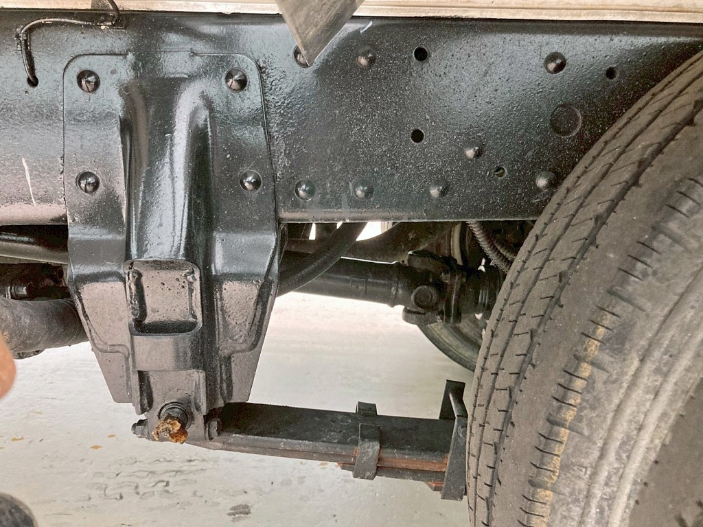 リーフサスです。|三菱 キャンター PA-FE73DB(2WD)の写真5