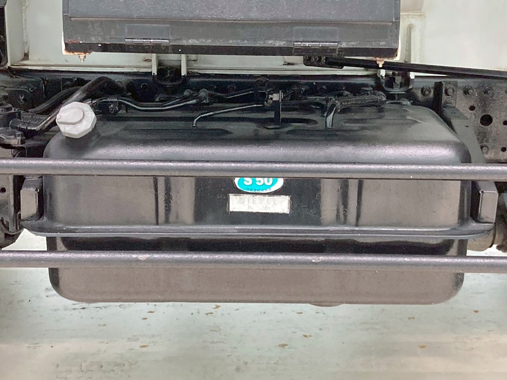 燃料タンクは70Lです。|三菱 キャンター PA-FE73DB(2WD)の写真33