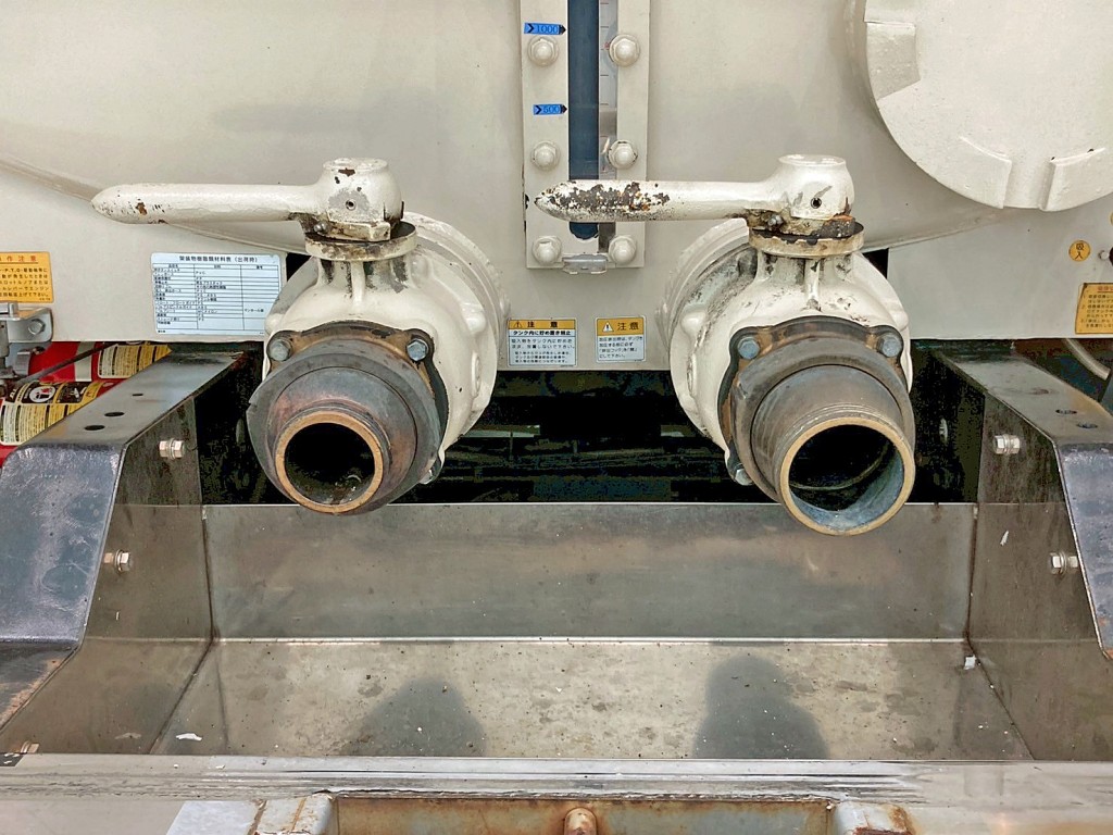 リヤの配管状態です。|日野 プロフィア QKG-FR1APBAの写真16