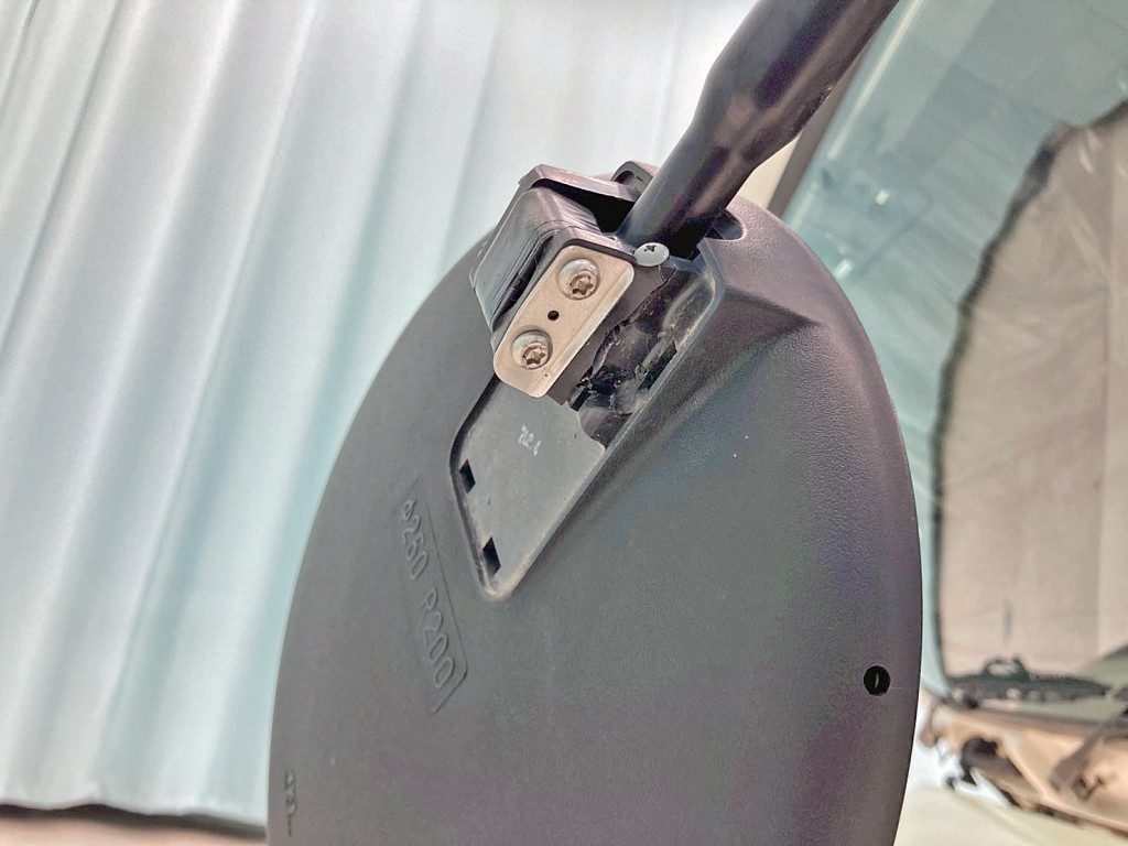 フロントアンダーミラー取付部に割れがあります。|日野 プロフィア QKG-FR1APBAの写真33