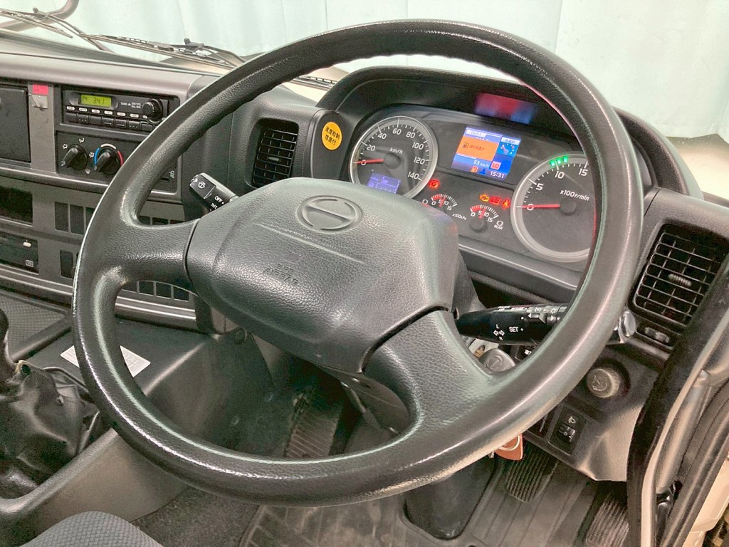 ハンドルグリップにスレがあります。|日野 プロフィア QKG-FR1APBAの写真42