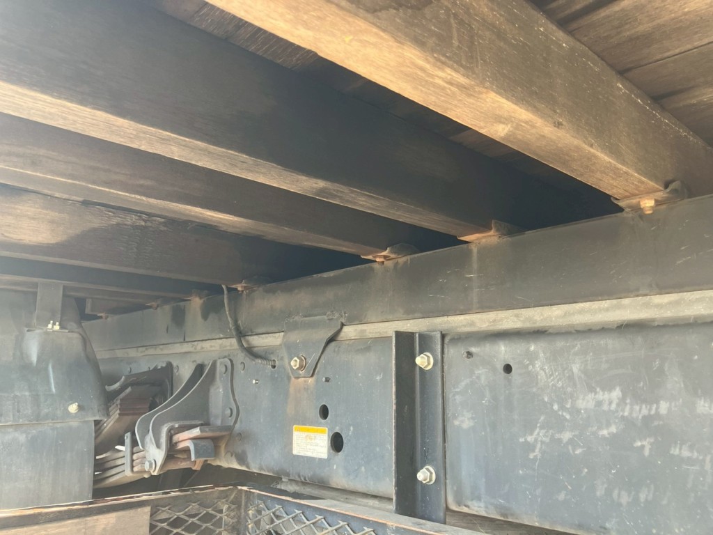 シャーシとネタの状態です。|日野 レンジャー 2PG-FE2ABAの写真6