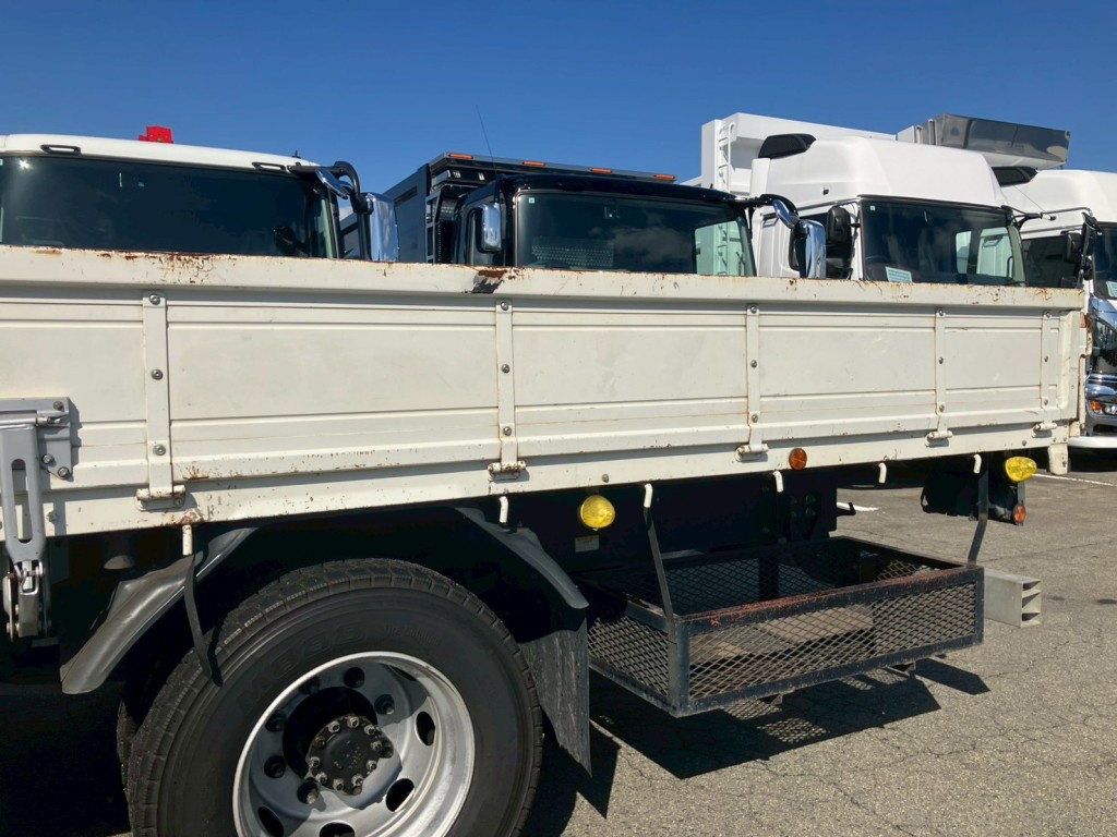 助手席側ボディーにキズ・サビ・ヘコミがあります。|日野 レンジャー 2PG-FE2ABAの写真25