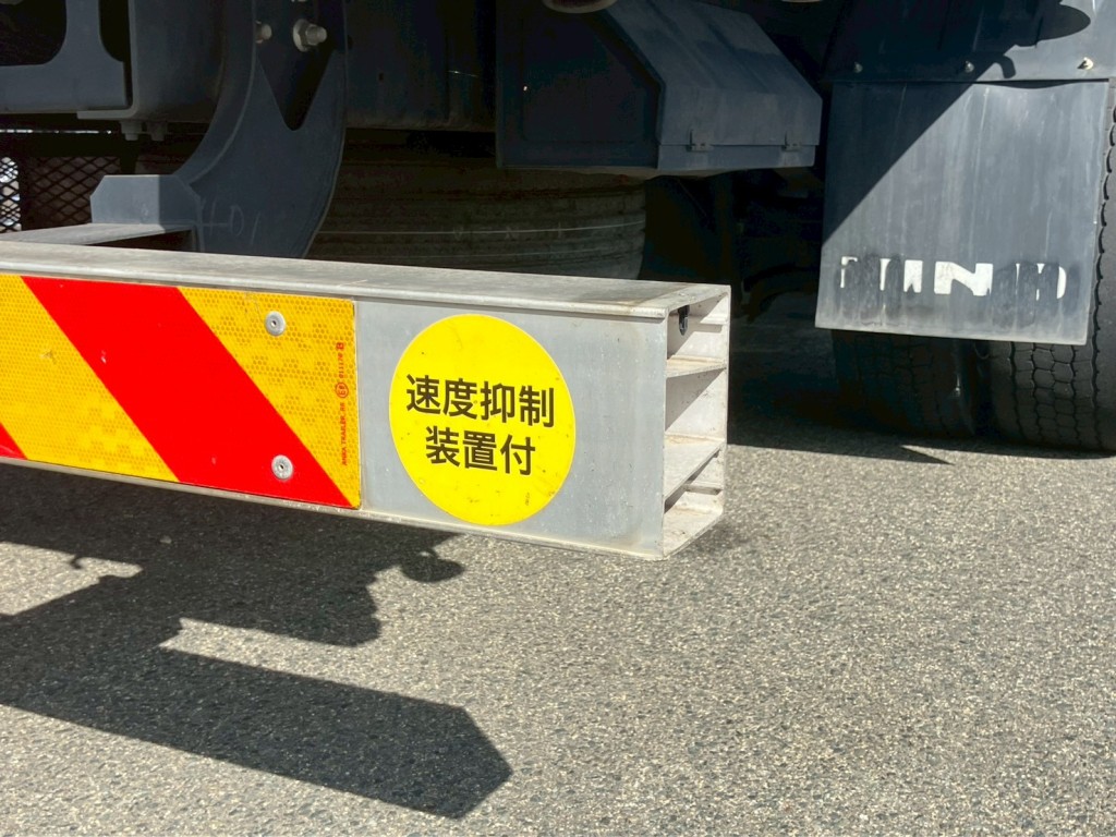 リアバンパーカバーが欠品しています。|日野 レンジャー 2PG-FE2ABAの写真38