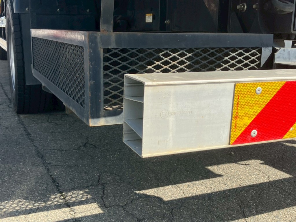 リアバンパーカバーが欠品しています。|日野 レンジャー 2PG-FE2ABAの写真39