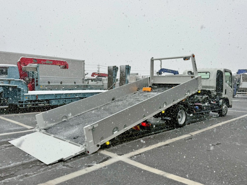 いすゞ エルフ 2RG-NPR88AM(2WD)の写真4