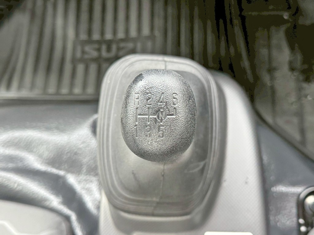 いすゞ エルフ 2RG-NPR88AM(2WD)の写真20