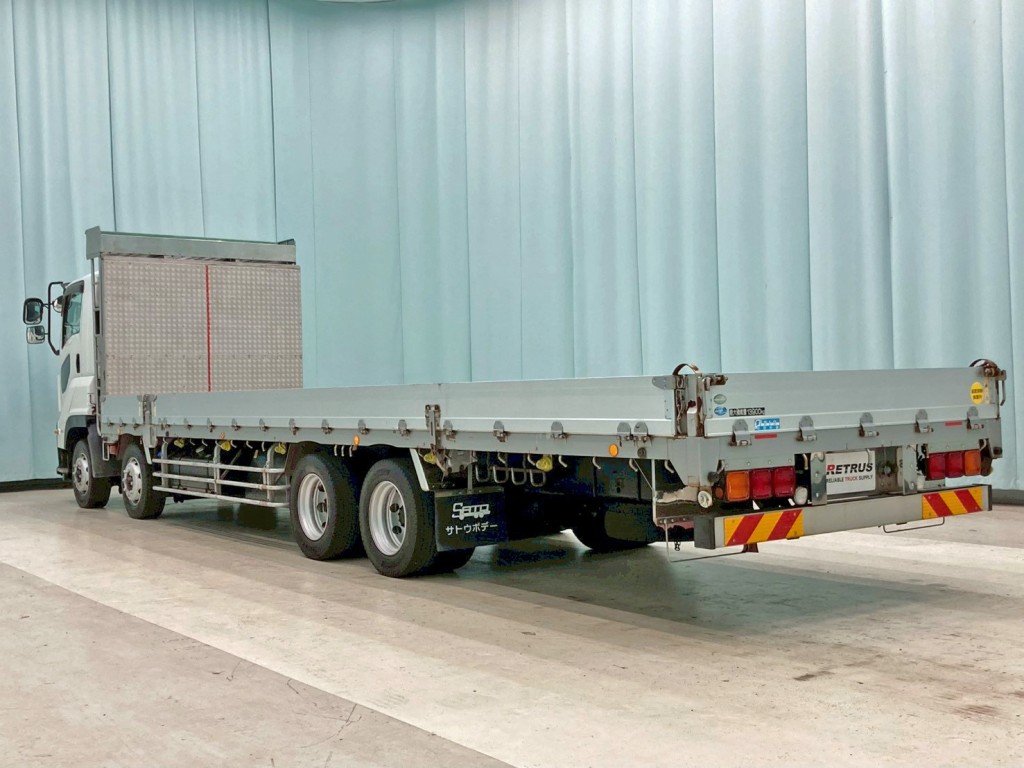 いすゞ ギガ QKG-CYH77Bの写真3