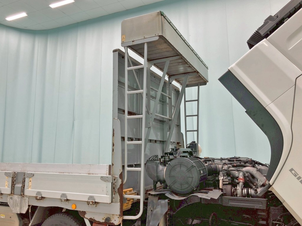 いすゞ ギガ QKG-CYH77Bの写真14