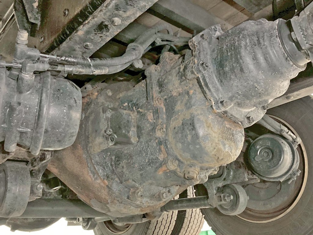 下回りの状態です。(中央後方)|いすゞ ギガ QKG-CYH77Bの写真22