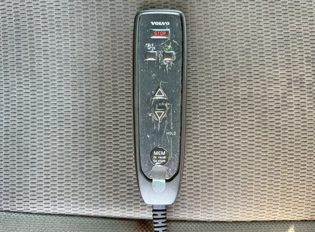 エアサスのコントローラーです。|ボルボ  2DG-KA2TEA1の写真18