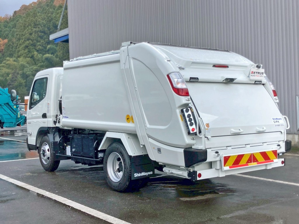 三菱 キャンター 2PG-FEB90(2WD)の写真3