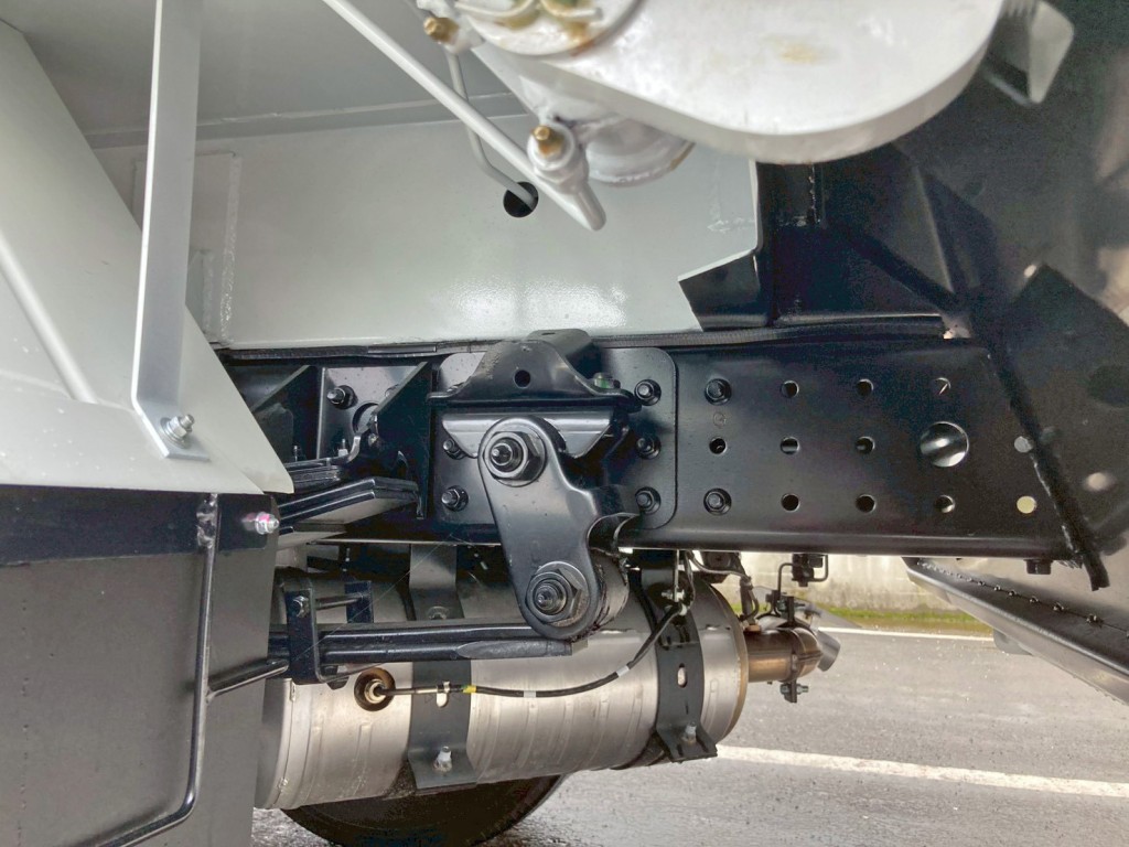 シャーシの状態です。|三菱 キャンター 2PG-FEB90(2WD)の写真6