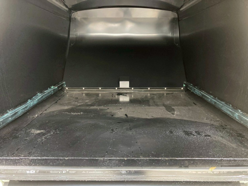 床板の状態です。|三菱 キャンター 2PG-FEB90(2WD)の写真11