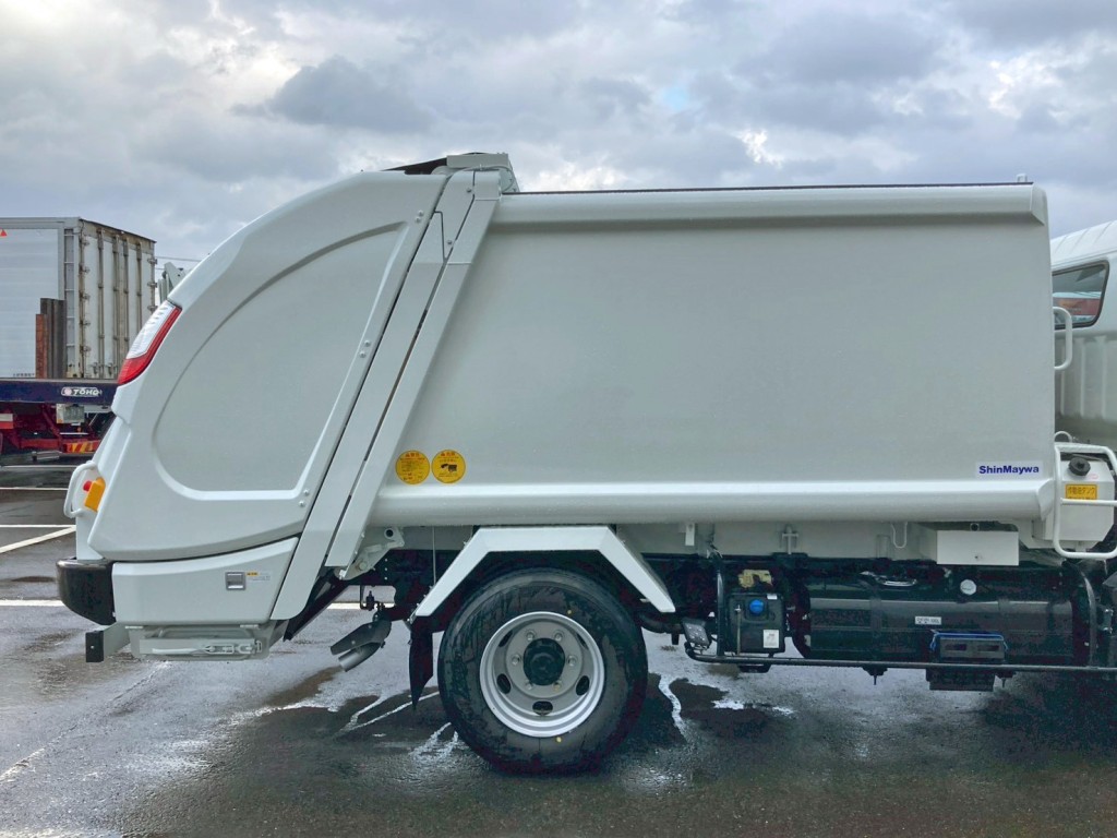 タンクの外観状態です。(運転席側)|三菱 キャンター 2PG-FEB90(2WD)の写真22