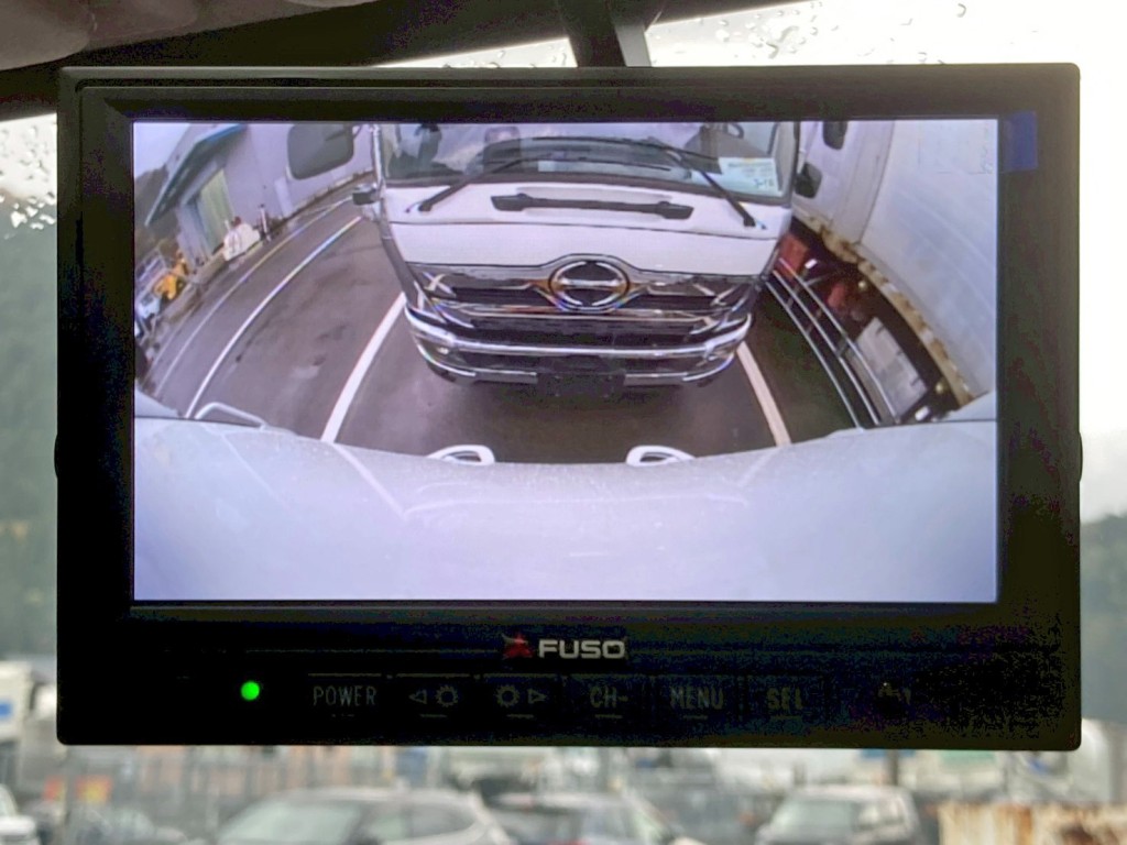 液晶バックモニター付きです。|三菱 キャンター 2PG-FEB90(2WD)の写真27