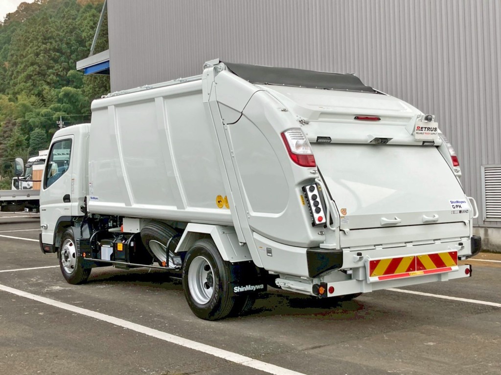 三菱 キャンター 2PG-FEB90(2WD)の写真3