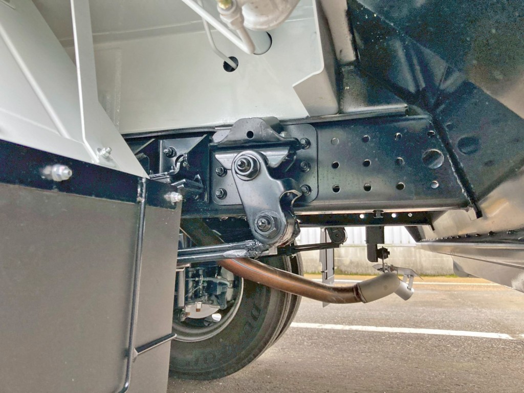 シャーシの状態です。|三菱 キャンター 2PG-FEB90(2WD)の写真6