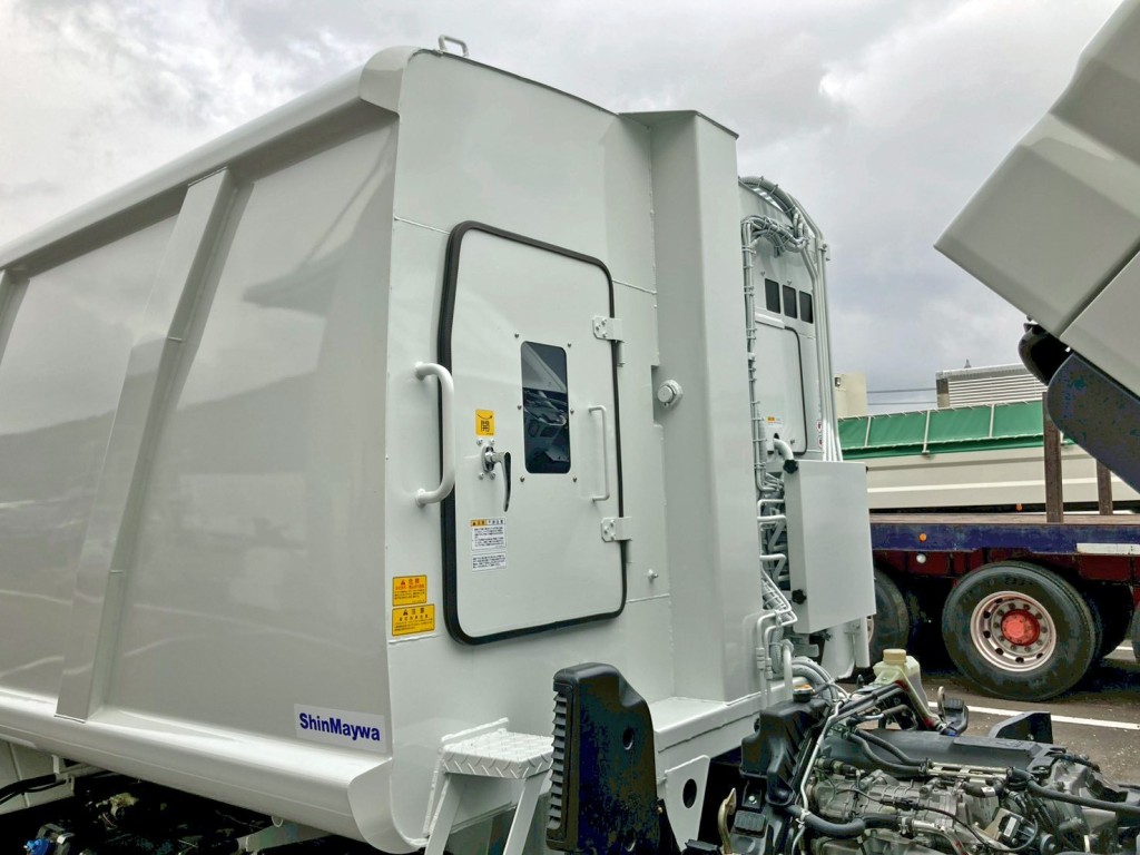 ボディー前方の状態です。|三菱 キャンター 2PG-FEB90(2WD)の写真14