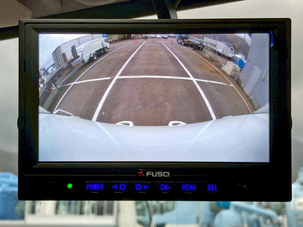 液晶バックモニター付きです。|三菱 キャンター 2PG-FEB90(2WD)の写真26
