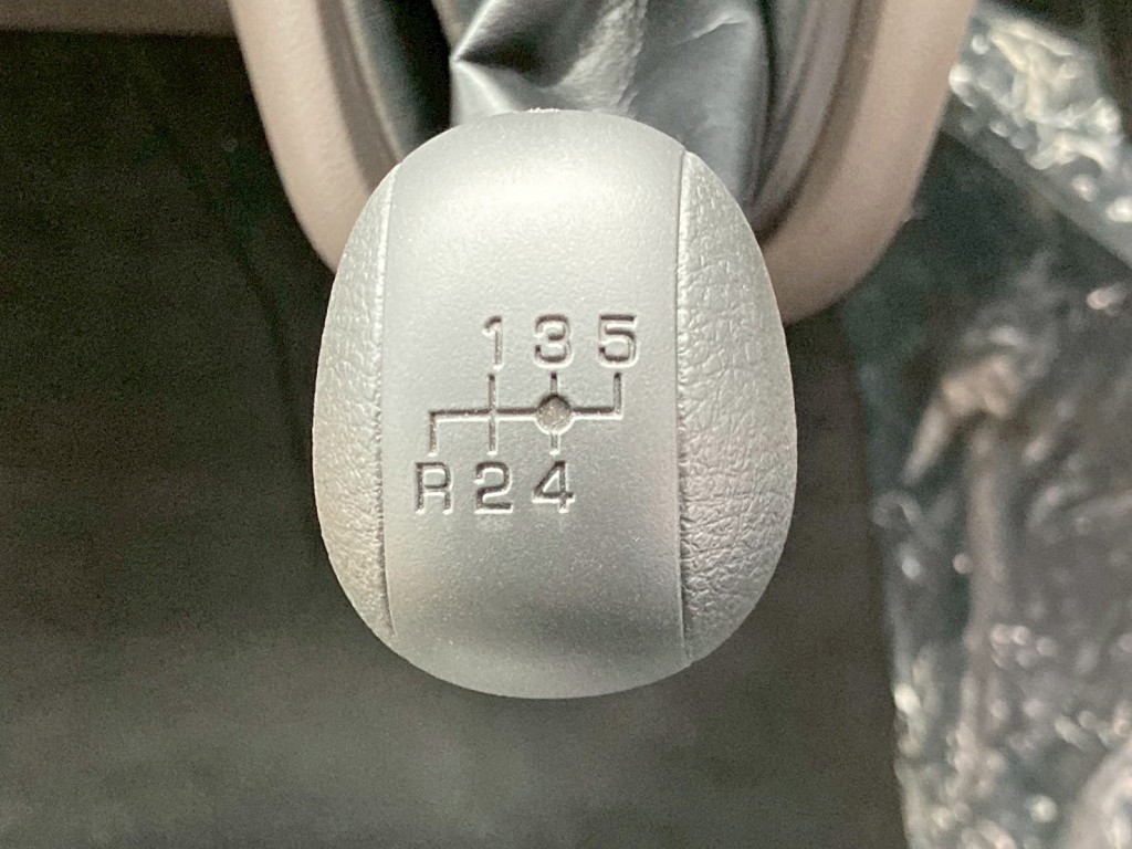 三菱 キャンター 2PG-FEB90(2WD)の写真28