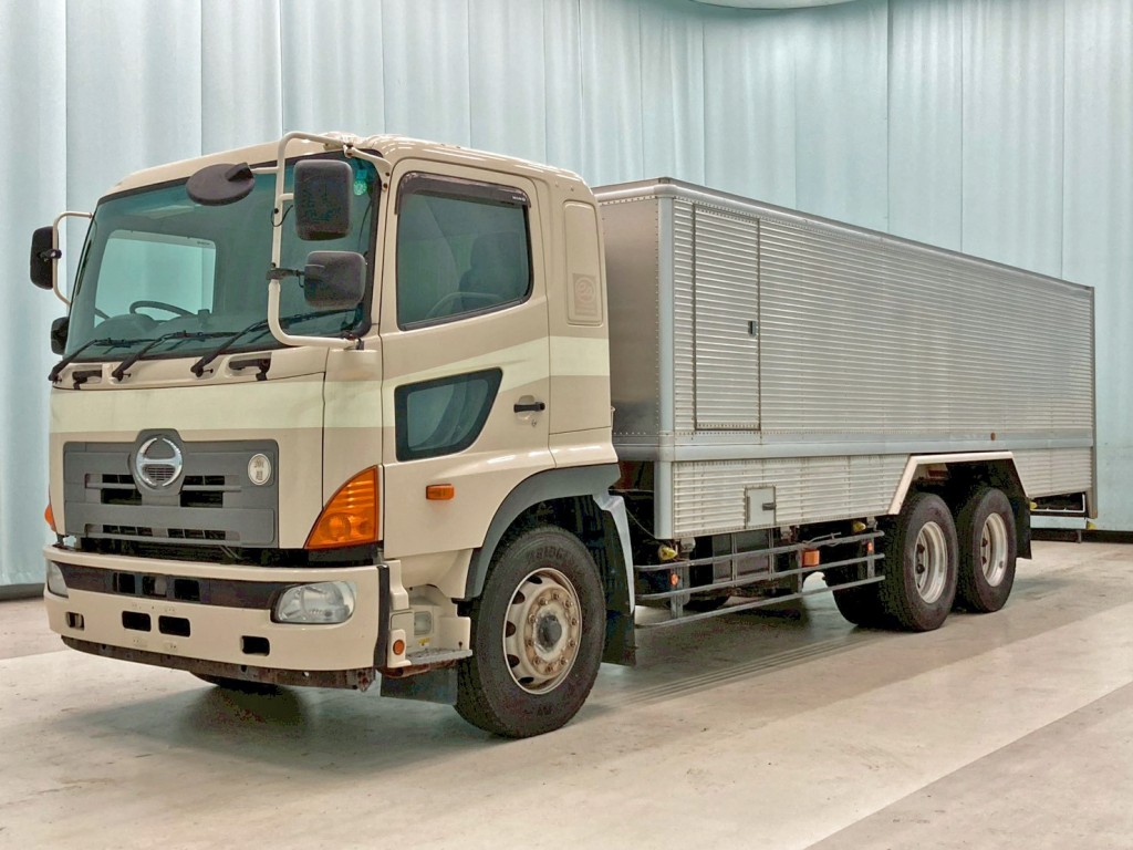 アルミ枠組み付きのバキューム車です。|日野 プロフィア LKG-FR1APBAの写真1