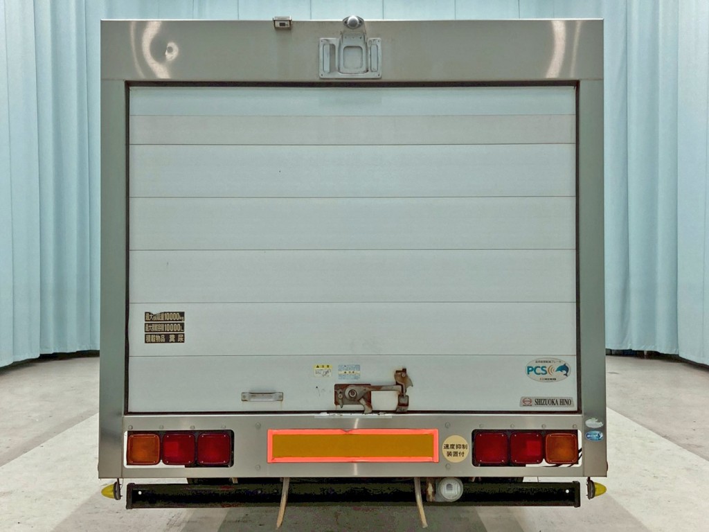 リヤドアはシャッター式です。|日野 プロフィア LKG-FR1APBAの写真14