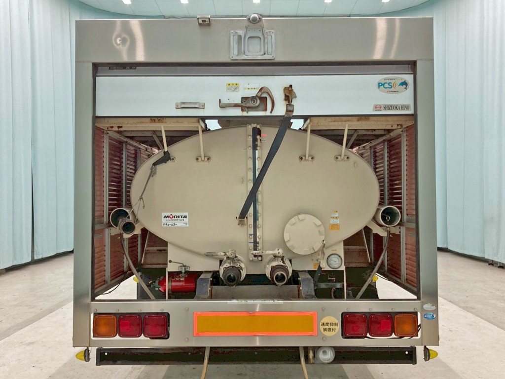 シャッターを開いた状態です。(積載物は糞尿です)|日野 プロフィア LKG-FR1APBAの写真15