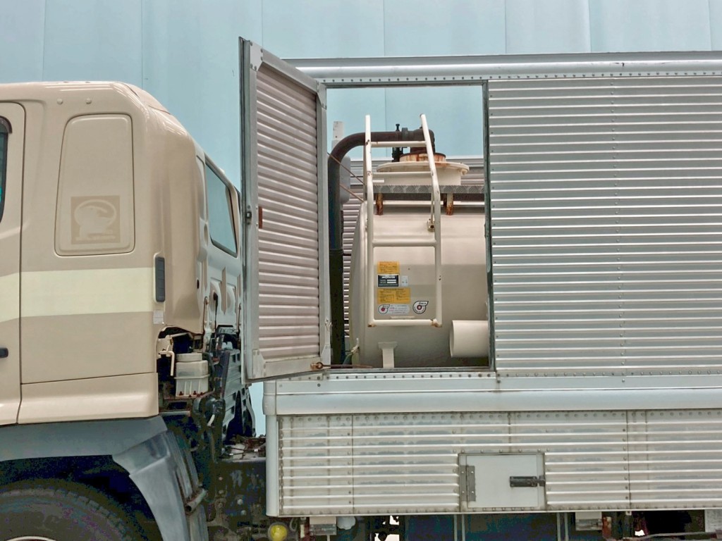 サイドドアを開いた状態です。|日野 プロフィア LKG-FR1APBAの写真26