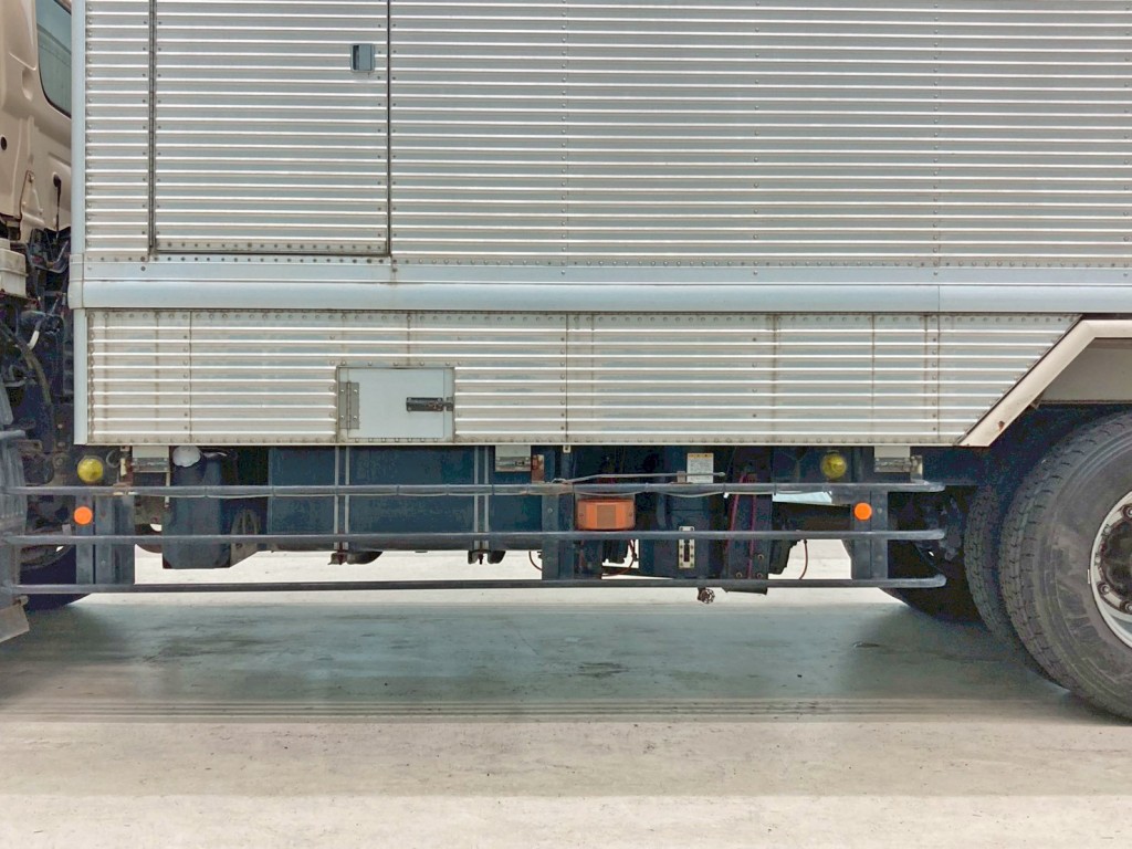 ボディー助手席側下部の状態です。|日野 プロフィア LKG-FR1APBAの写真27