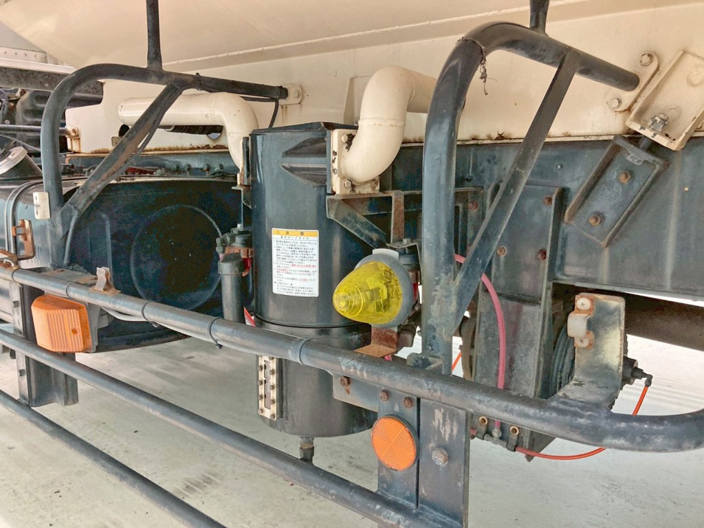 助手席側配管周りの状態です。|日野 プロフィア LKG-FR1APBAの写真29