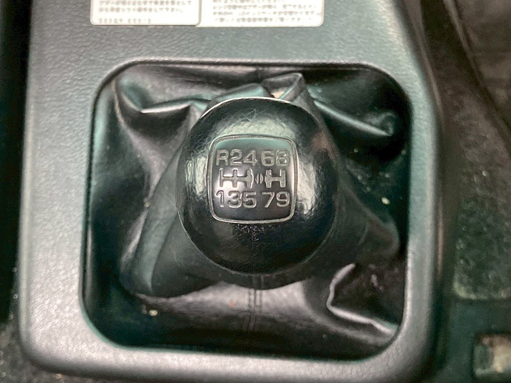 マニュアル9速です。|日野 プロフィア LKG-FR1APBAの写真48