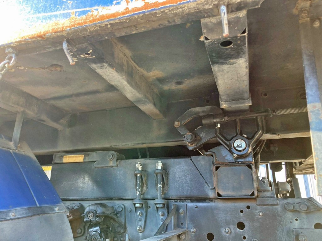 シャーシとネタの状態です。(縦ネタ・横ネタは鉄製です)|三菱 ファイター QKG-FK72FZの写真6