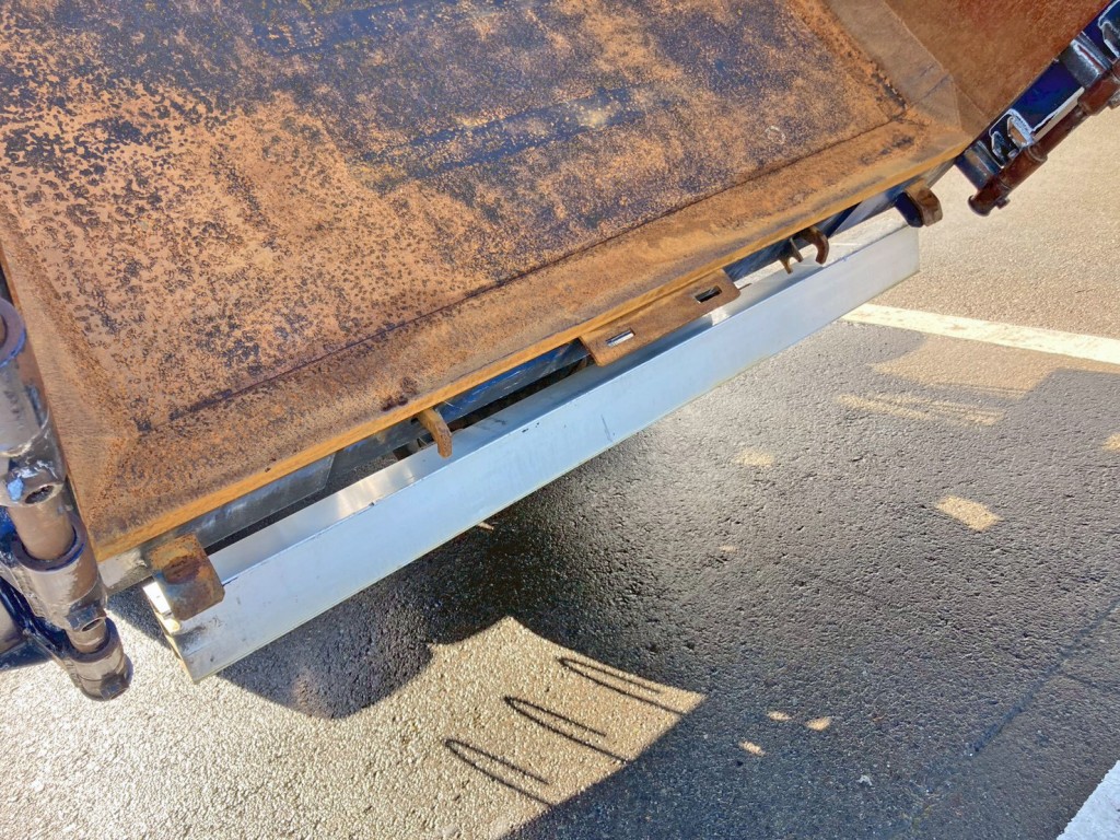 ボディー後方はすみ切り加工されています。|三菱 ファイター QKG-FK72FZの写真23