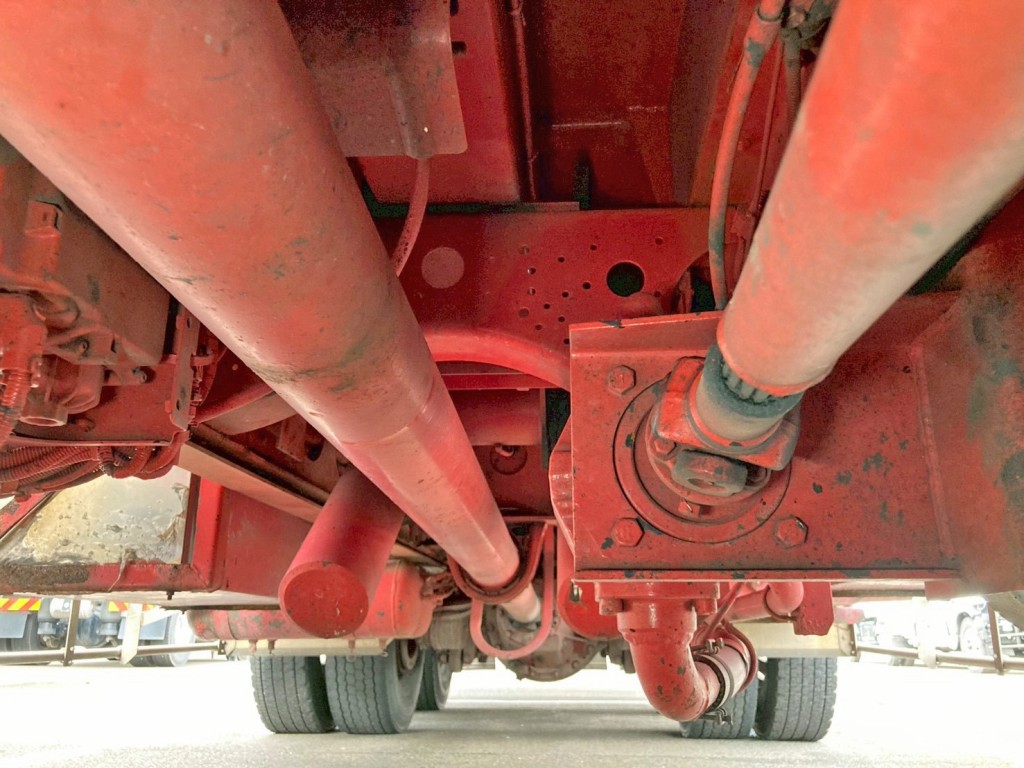 下回りの状態です。(中央前方)|UDトラックス クオン QPG-CD5ZLの写真50