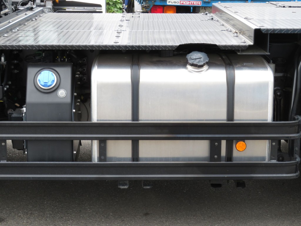 燃料タンクは400Lです。|UDトラックス クオン 2DG-GW6EAHの写真13