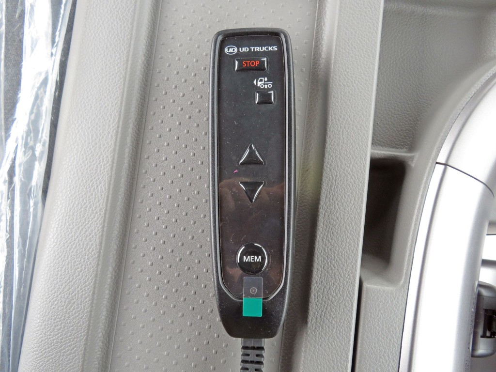 エアサスのコントローラーです。|UDトラックス クオン 2DG-GW6EAHの写真15