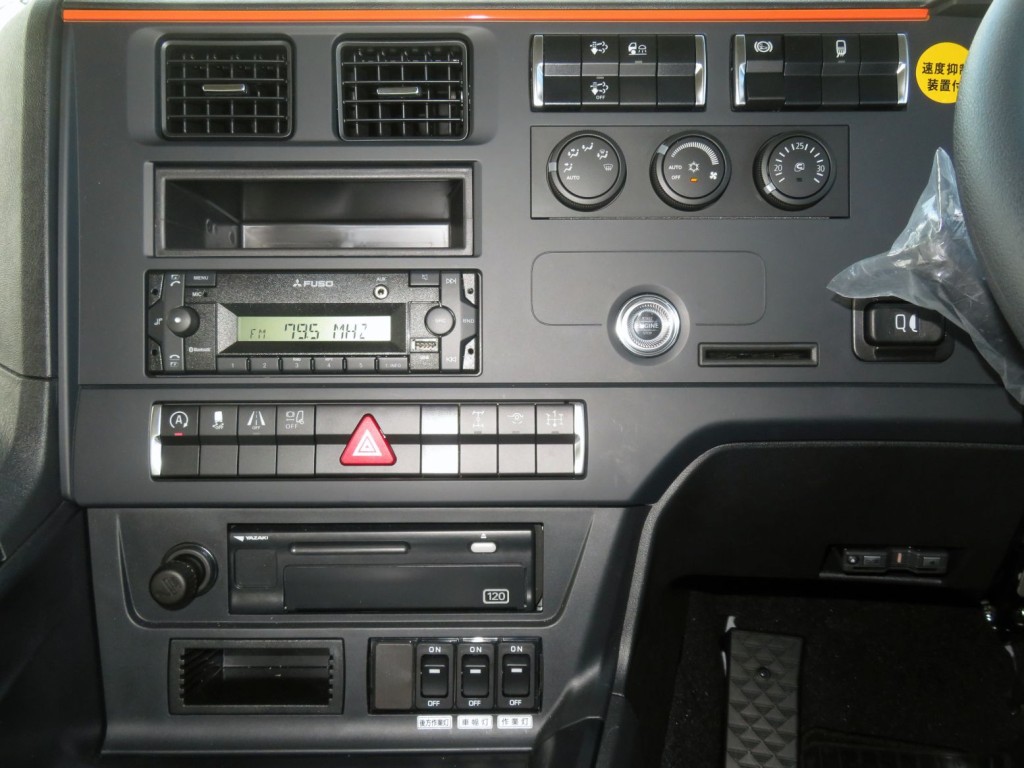 パネル周りの状態です。|三菱 スーパーグレート 2PG-FV80VZの写真24