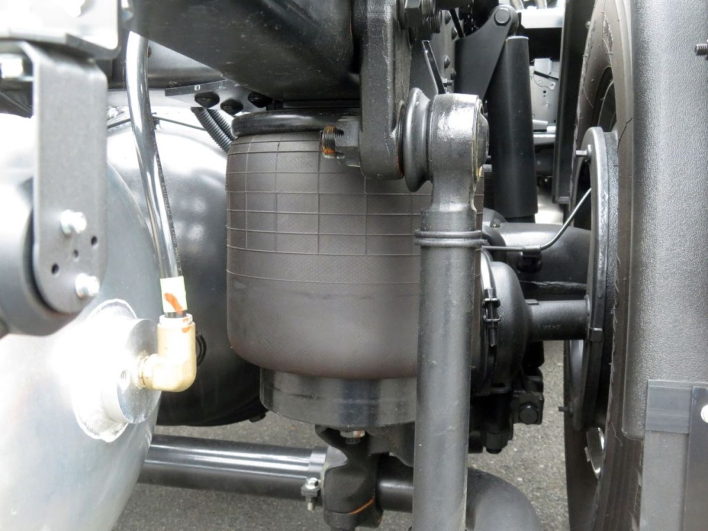 エアサスです。|三菱 スーパーグレート 2RG-FP84VDRの写真5