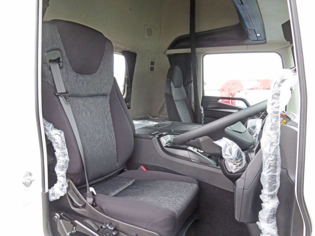 ハイルーフキャビンです。|三菱 スーパーグレート 2RG-FP84VDRの写真6