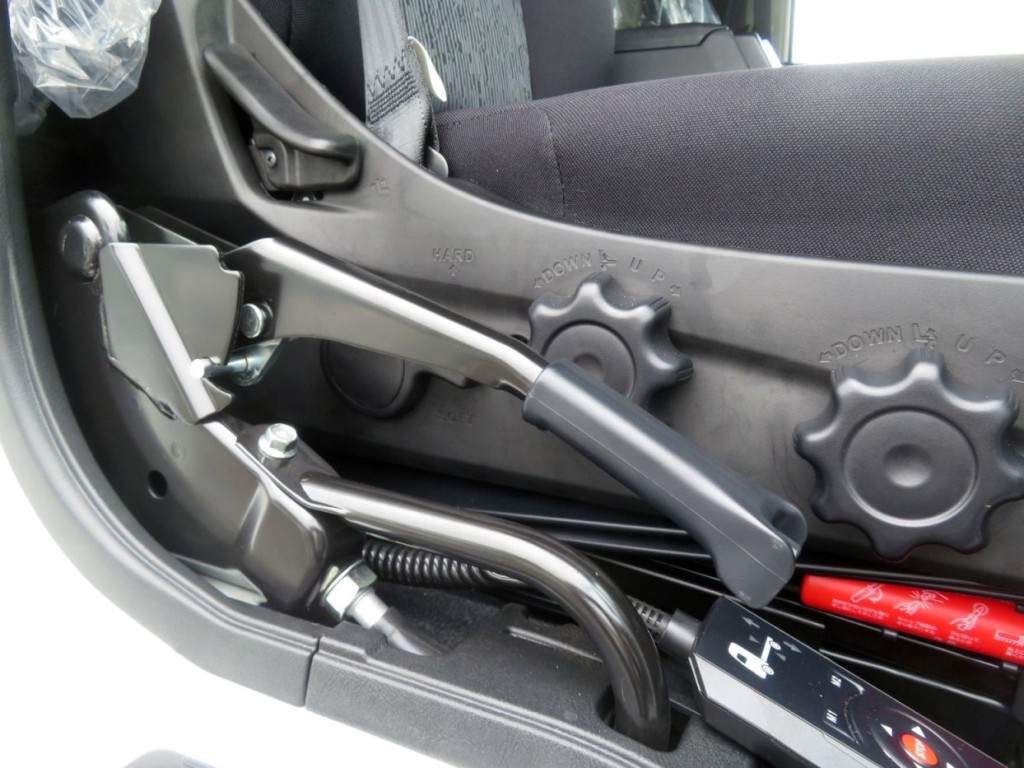 ダンプレバーです。|三菱 スーパーグレート 2RG-FP84VDRの写真13