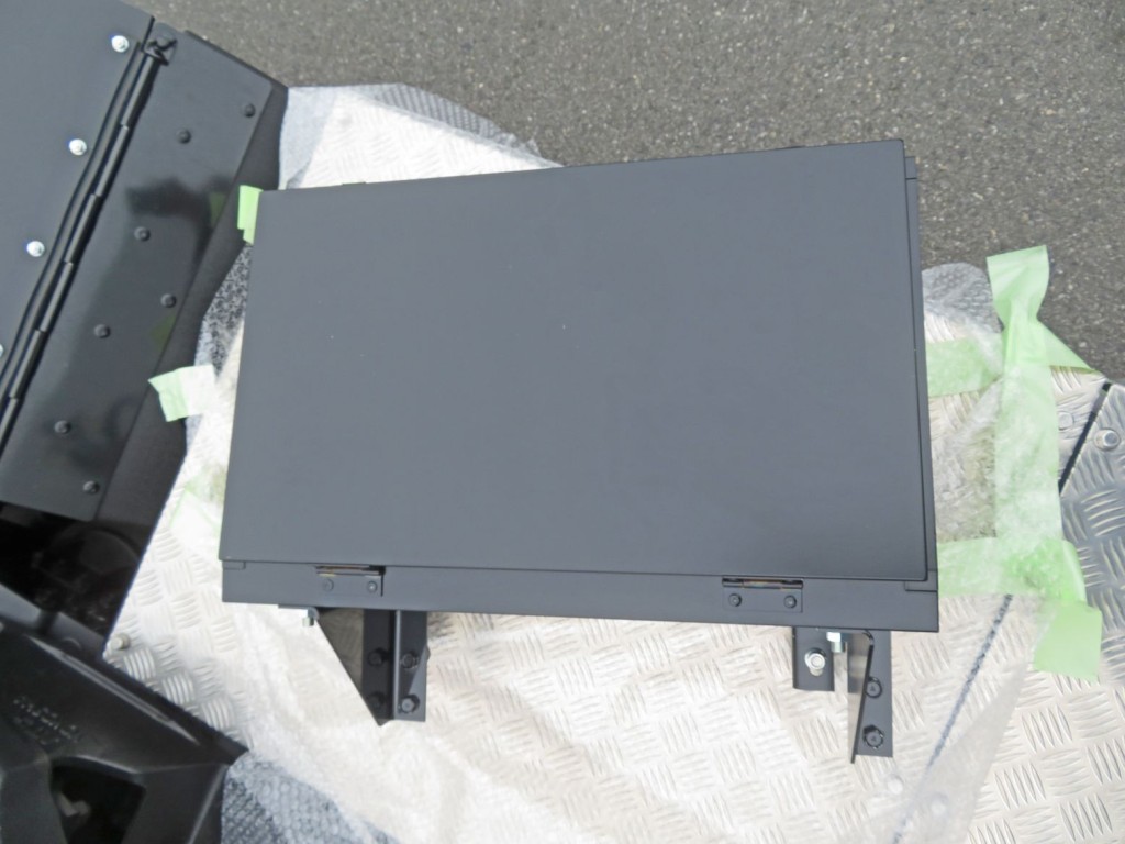 取り外しされた工具箱です。（室内に載せてあります）|三菱 スーパーグレート 2RG-FP84VDRの写真15