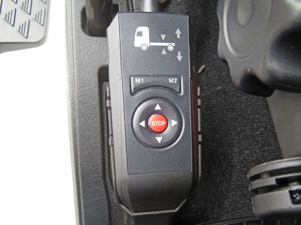 エアサスのコントローラーです。|三菱 スーパーグレート 2RG-FP84VDRの写真22